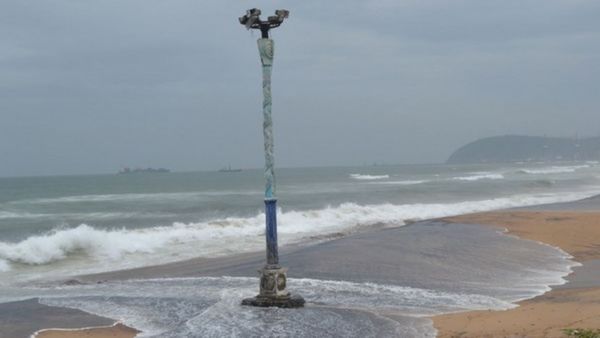 కృష్ణా జిల్లా సముద్ర తీరంలో హై అలర్ట్-110 కిలోమీటర్ల మేర గ్రామాల్లో హెచ్చరికలు..!