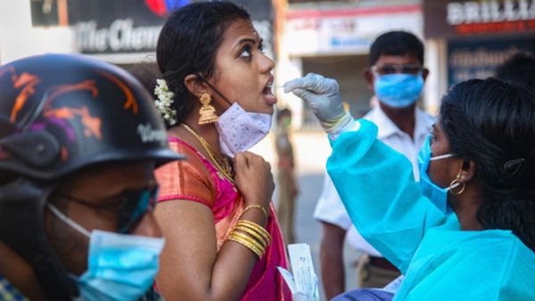 ఉప్పెనలా కరోనా కేసులు పెరుగుతున్నా మాస్కులేవి? ఈ వేరియంట్ సకల కళా వల్లభన్!