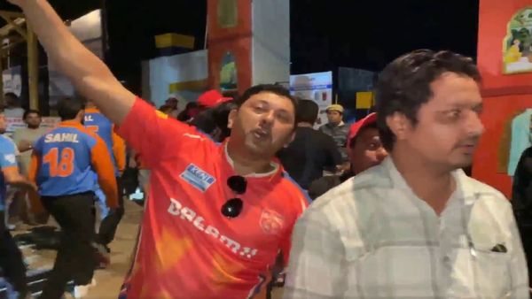 పాకిస్తాన్ ముర్దాబాద్: ఇంత వైల్డ్‌గా ఉన్నారేంటి- వదిలితే తగుల బెట్టేసేట్టున్నారు