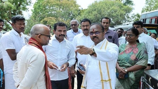 TTD: కాలినడక మార్గంలో భక్తులకు దర్శన టోకెన్లపై ఈవో కీలక ప్రకటన..!!