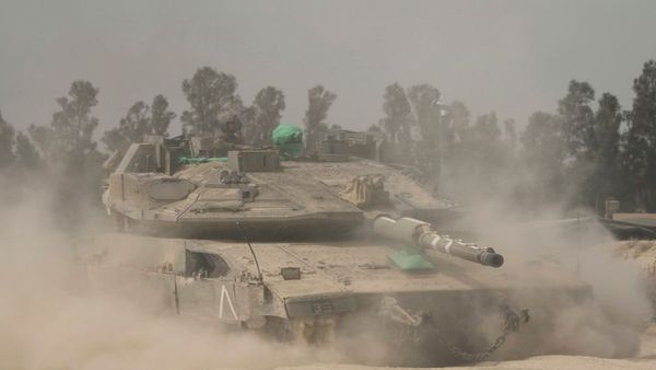 హమాస్ చీఫ్ ను మట్టుబెట్టిన ఇజ్రాయెల్: మిస్సైళ్ల వర్షం