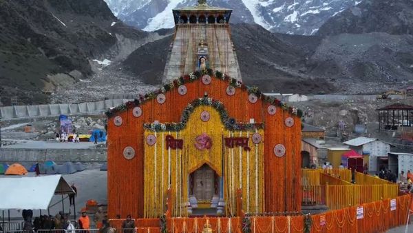 తెరచుకున్న కేదార్‌నాథ్ ఆలయం తలుపులు- చార్‌ధామ్ ఆన్‌లైన్ రిజిస్ట్రేషన్లు షురూ
