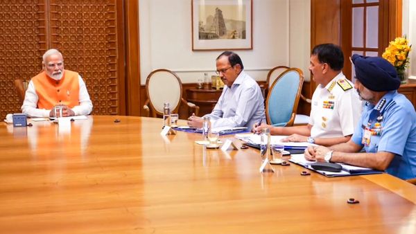 భారత్ ఊహించని నిర్ణయం - పాక్ ఉక్కిరి బిక్కిరి, నెక్స్ట్ ఇదే..!!