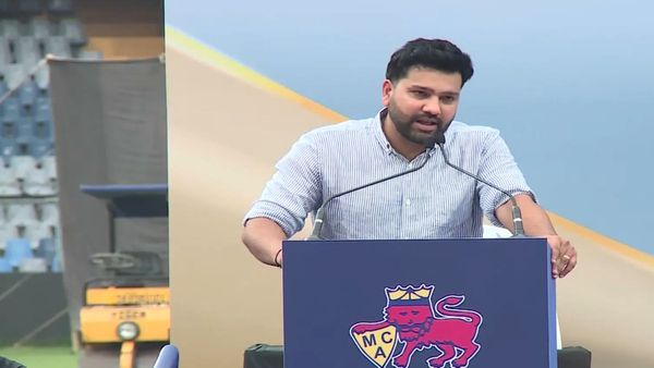 ఇంత ఎమోషన్ అయ్యావేంటీ..రోహిత్ భాయ్?!