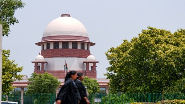 ఎవర్ని పడితే వాళ్లను సాకడానికి భారత్.. `ధర్మసత్రం` అనుకుంటున్నారా?- సుప్రీంకోర్టు ఫైర్