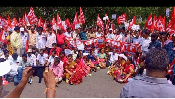 ఉపాధ్యాయుల అల్టిమేటం - పోరుబాట..!!