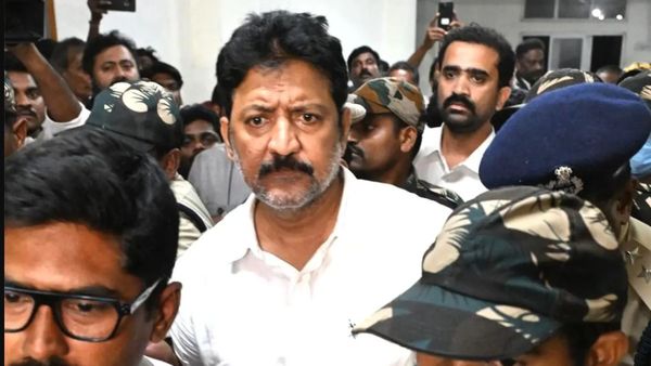 వల్లభనేని వంశీకి బెయిల్.. అయినా జైలులోనే..!