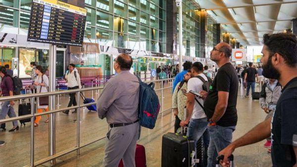 విమానాశ్రయాల భద్రతపై కేంద్రం సంచలన నిర్ణయం?