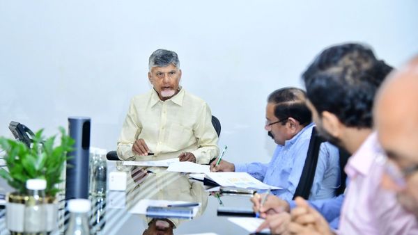 అధికారులకు చంద్రబాబు సీరియస్ వార్నింగ్..!సర్వేల ఎఫెక్ట్ ? ఐవీఆర్ ఫీడ్ బ్యాక్..!