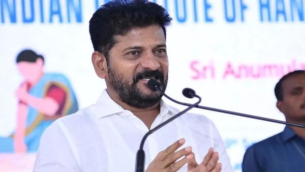 ఇంజినీరింగ్ కాలేజీల్లో ఫీజులపై తెలంగాణ ప్ర‌భుత్వం కీలక నిర్ణయం..!