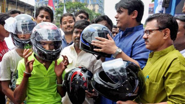 బైక్ కొంటే రెండు హెల్మెట్లు-ఇక కొత్త రూల్ ..!