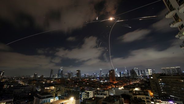 ఇజ్రాయెల్ పై భయానక దాడి- ఆసుపత్రి నేలమట్టం