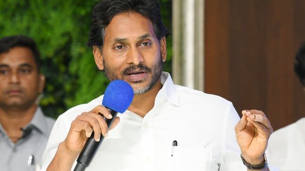 వైసీపీ శ్రేణులకు జగన్ అతిపెద్ద అస్త్రం..? ఒకే దెబ్బకు రెండు..!