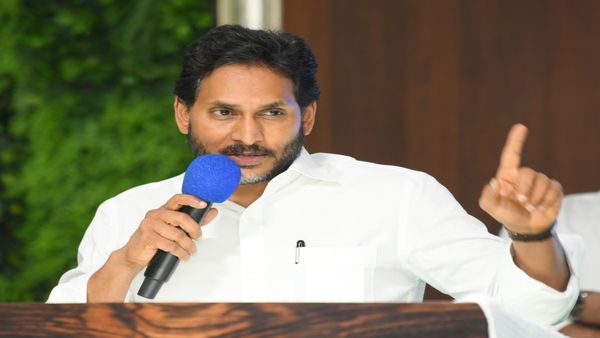 జగన్ తెనాలి పర్యటన వేళ ఊహించని రాజకీయం..!!