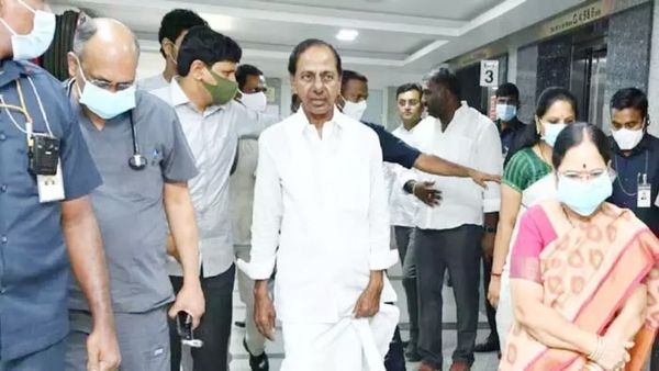 మాజీ సీఎం కేసీఆర్ కు అస్వస్థత .. ఏఐజీ ఆస్పత్రికి తరలింపు 