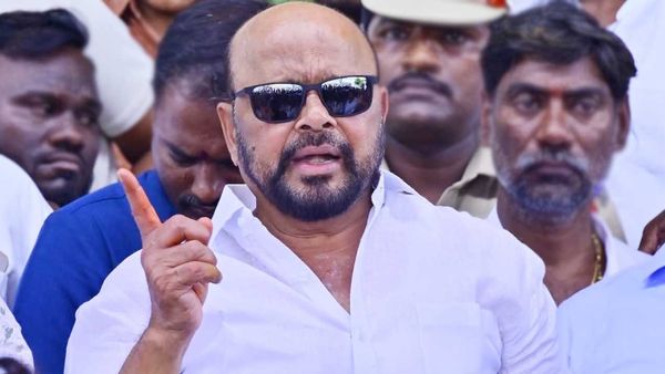 ఎవరికీ భయపడ.. మళ్ళీ సంచలన వ్యాఖ్యలు చేసిన కొండా మురళి