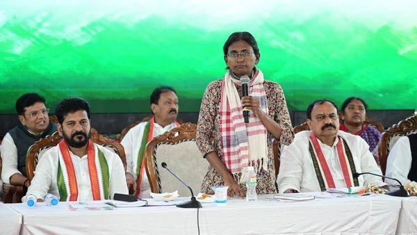 మీనాక్షీ తో రేవంత్ కీలక చర్చలు, వారికి చెక్ - ముహూర్తం ఫిక్స్..!!