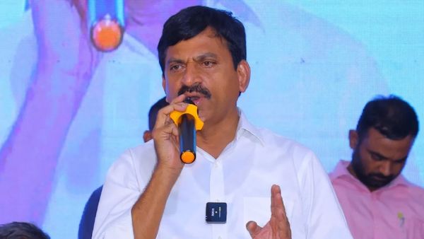 కేసీఆర్ దత్తత గ్రామం వాసాలమర్రిలో ఇందిరమ్మ ఇళ్ల పంపిణీ