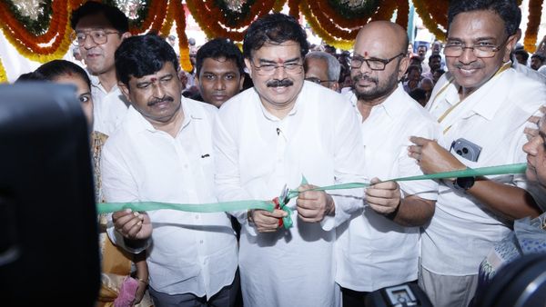AP Ration Shops: ఏపీలో మళ్లీ మొదలైన రేషన్ షాపులు..! క్యూ కట్టిన జనం....!