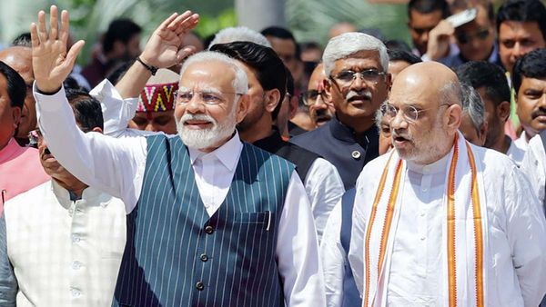  బీసీ నేతకే ఏపీ బీజేపీ పగ్గాలు - మోదీ, షా కొత్త లెక్కలు..!!