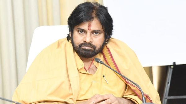 బక్రీద్ వేళ ముస్లీంలను టార్గెట్ చేసిన పవన్ .. షాకింగ్ ట్వీట్ !