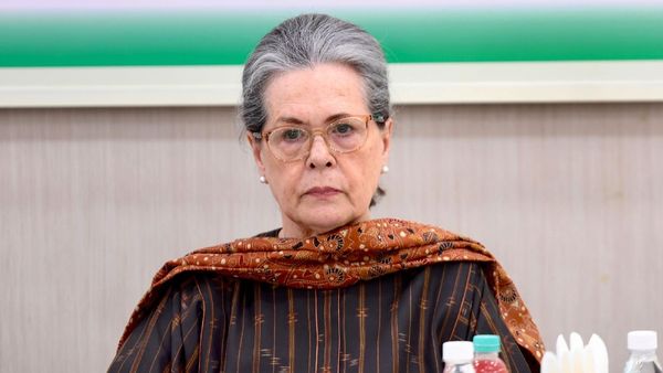 సోనియాగాంధీకి అస్వస్థత.. ఆస్పత్రికి తరలింపు