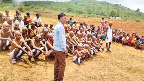 కులాంతర వివాహం చేసుకున్నందుకు 40 మందికి శిరోముండనం, గ్రామ బహిష్కరణ