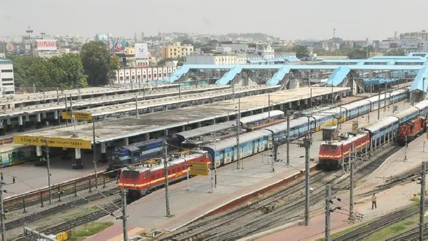 షిర్డీ వెళ్లే భక్తులకు దక్షిణ మధ్య రైల్వే శుభవార్త..