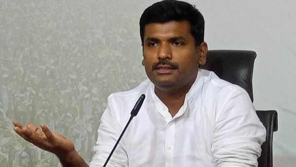 చంద్రబాబు పబ్లిసిటీ కోసం 300 కోట్లు ఖర్చు - మాజీ మంత్రి గుడివాడ