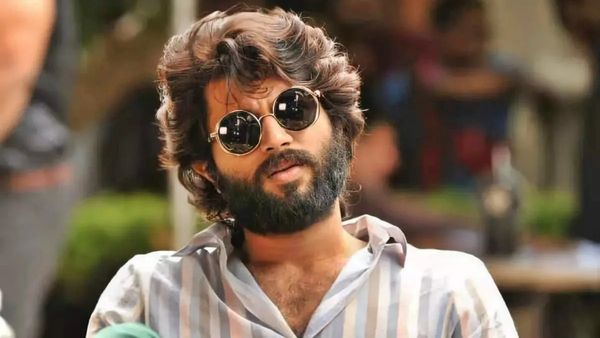 విజయ్ దేవరకొండపై ఎస్సీ, ఎస్టీ అట్రాసిటీ కేసు.. క్షమించమంటూ పోస్ట్  