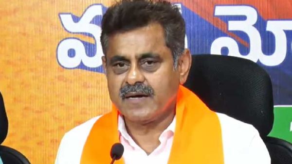 మాజీ సీఎం కేసీఆర్, మాజీ మంత్రి కేటీఆర్ జైలుకు వెళ్లాల్సిందే - బీజేపీ ఎంపీ