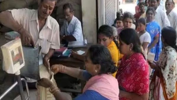 ఏపీలో రేషన్ కార్డుదారులకు సర్కారు బిగ్ షాక్.. 