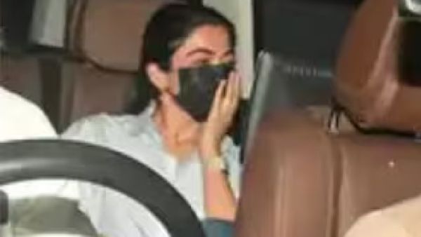  ఆ హీరోతో కలిసి కారులో అడ్డంగా దొరికిపోయిన రష్మిక