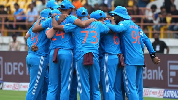 ఎడమ చేతితో బౌలింగ్, కూడి చేతి వాటంతో బ్యాటింగ్ చేసే టీమిండియా క్రికెటర్ ఎవరో తెలుసా..?