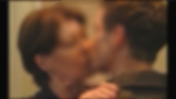 తనకంటే 20 ఏళ్ల చిన్న హీరోకి లిప్‌ కిస్ ఇచ్చిన స్టార్ హీరోయిన్ ఎవరో తెలుసా..? అతడికే తల్లిగా, అమ్మమ్మగా నటించి.