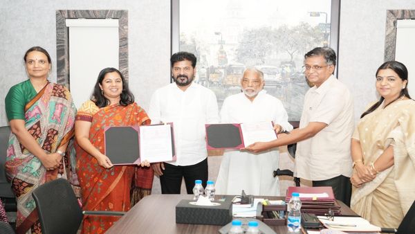 ప్రభుత్వ పాఠశాలల్లో డిజిటల్ బోధన.. ఎన్జీవో సంస్థలతో విద్యాశాఖ ఒప్పందం