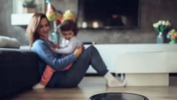 ఉద్యోగాలు చేసే నేటి మహిళలకు ఇంటిపనులు సునాయాసంగా..ఏఐతో స్మార్ట్ హోమ్స్!