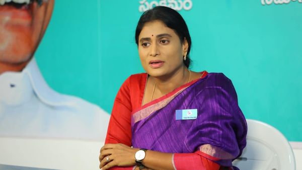 షర్మిల కు చెక్, సీన్ రివర్స్ - ఢిల్లీలో కీలక పరిణామాలు..!!