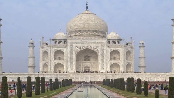 పెను ప్రమాదంలో తాజ్ మహల్..?