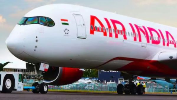 వెంట్రుకవాసిలో తప్పించుకున్న ఎయిర్ ఇండియా విమానం