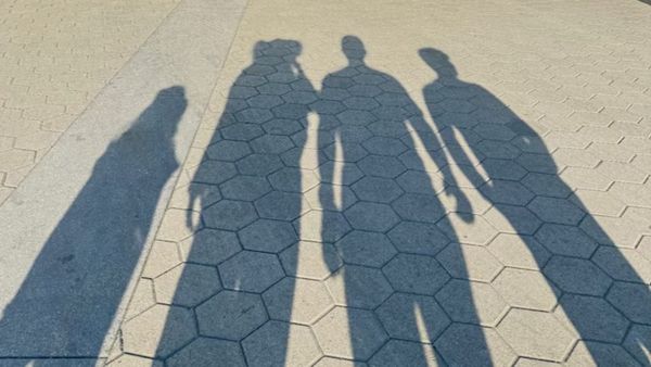 టాలీవుడ్ స్టార్ హీరో `షాడో`- ఎవరో గుర్తు పట్టగలరా?