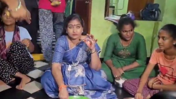 ఏపీ హోంమంత్రి ప్లేటులో బొద్దింక ! గురుకుల హాస్టల్లో షాకింగ్ ఘటన..!