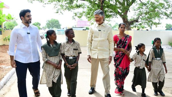 నా పీటీఎంకు రాలేదు కానీ..! చంద్రబాబుపై లోకేష్ ఇంట్రస్టింగ్..!
