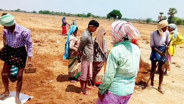 తెలంగాణలోని ఉపాధి హామీ కూలీలకు గుడ్ న్యూస్