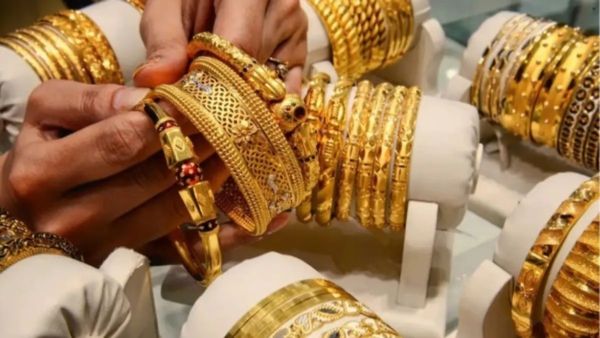 బంగారం ప్రియులకు గుడ్ న్యూస్.. తులం 25,000 తగ్గింపు