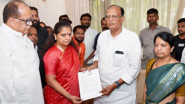 తీన్మార్ మల్లన్న వ్యాఖ్యలపై శాసనమండలి చైర్మన్ కు ఎమ్మెల్సీ కవిత ఫిర్యాదు లేఖ