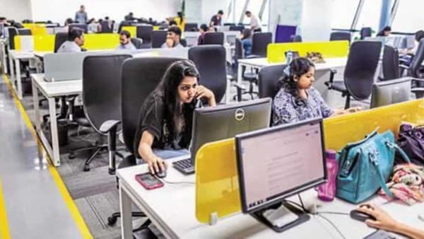 ఉద్యోగులపై పిడుగుపాటు- భారీగా అవుట్
