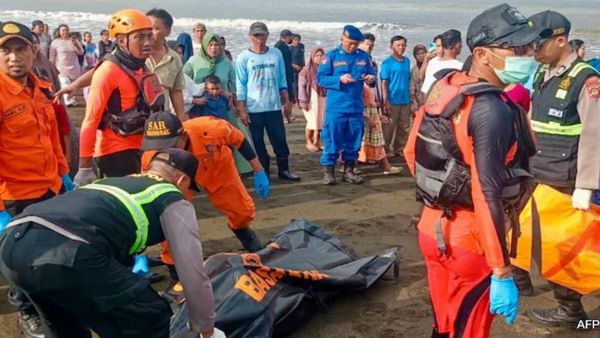 ఫెర్రీ జలసమాధి.. నలుగురు మృతి, 38 మంది గల్లంతు !