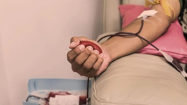 వీళ్ళు ఎట్టి పరిస్థితుల్లో రక్తదానం చేయకూడదు..!