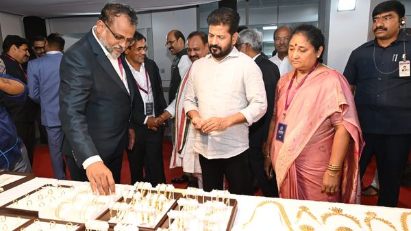 హైదరాబాద్‌ను ప్రపంచ పెట్టుబడుల కేంద్రంగా తీర్చిదిద్దుతాం - సీఎం రేవంత్